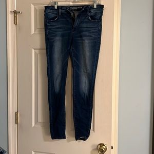 American Eagle super stretch high rise jegging. Size 6. Excellent condition.